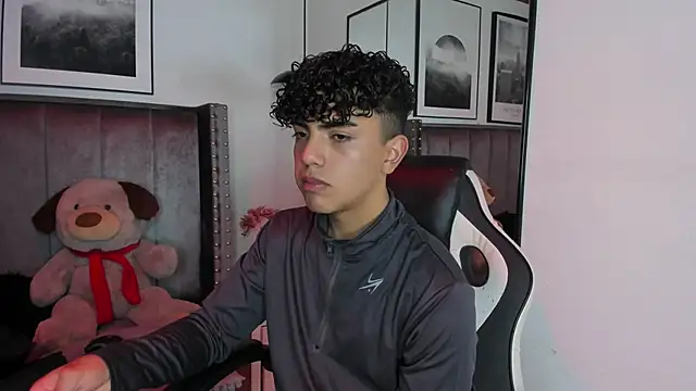Niick Twink online show from September 11, 2025, 7:03 pm