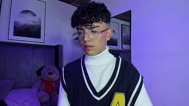 Niick Twink online show from September 26, 2025, 8:02 pm