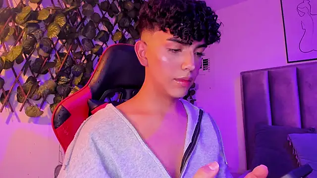 Niick Twink online show from September 28, 2025, 3:01 am