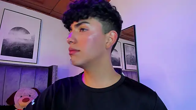 Niick Twink online show from October 7, 2025, 7:44 pm