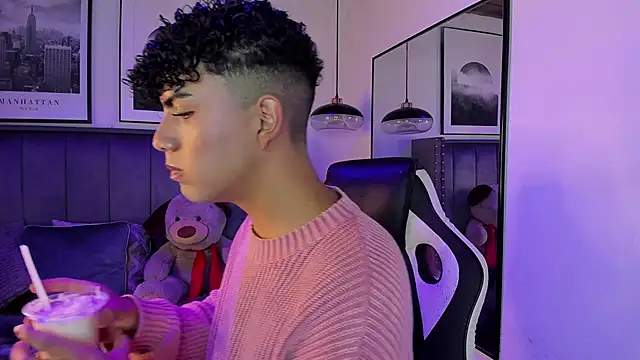 Niick Twink online show from October 13, 2025, 7:36 pm