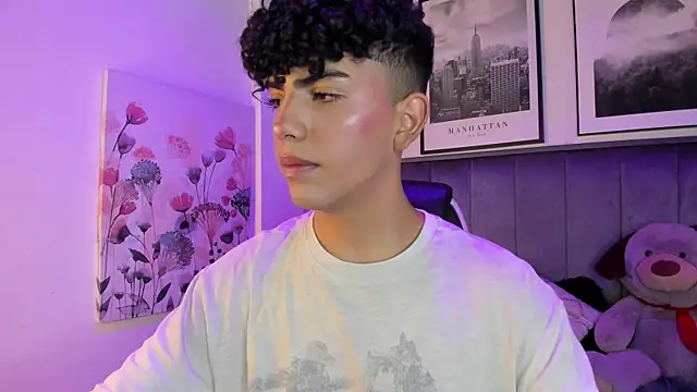 Niick Twink online show from October 15, 2025, 7:25 pm