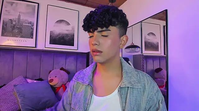 Niick Twink online show from October 18, 2025, 9:04 pm
