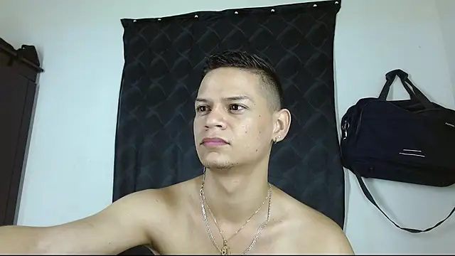 Snapshot of axce1_boy24 chatting on October 17, 2025, 12:30 pm axce1 boy24 online show from October 17, 2025, 12:30 pm