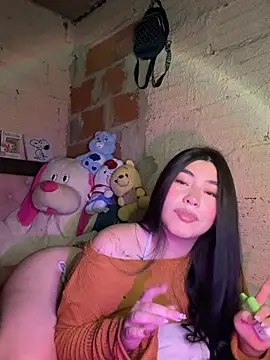 Snapshot of Hell_luna chatting on June 3, 2026, 5:32 am Hell luna online show from June 3, 2026, 5:32 am