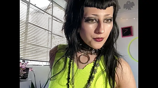 ELENA UMBRA online show from June 9, 2026, 7:14 pm