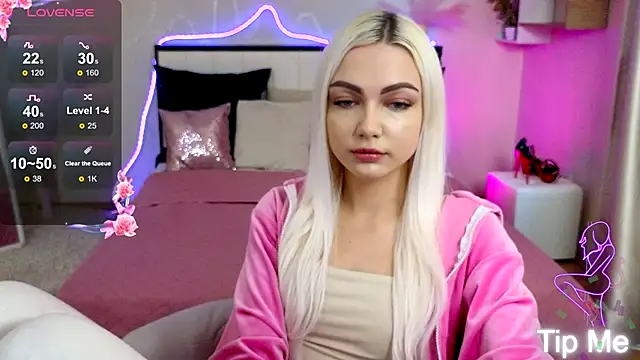 LinaLirian online show from October 19, 2025, 1:45 pm