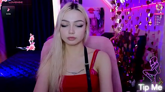 LinaLirian online show from February 24, 2026, 2:04 pm