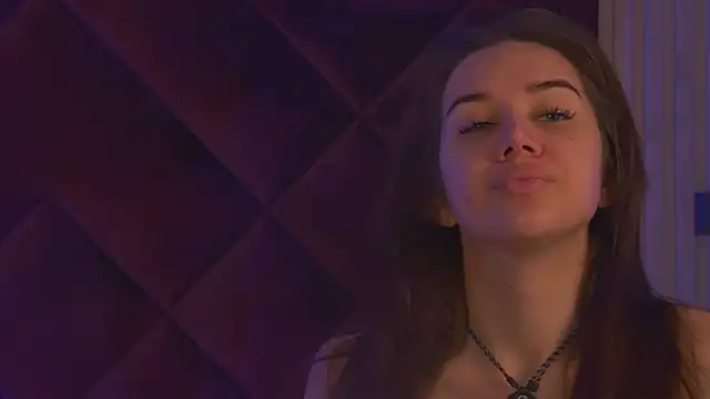 StacyHarland online show from October 6, 2025, 4:32 am