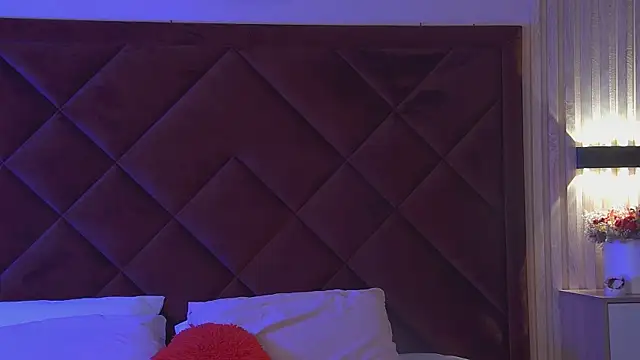 StacyHarland online show from October 9, 2025, 4:32 am