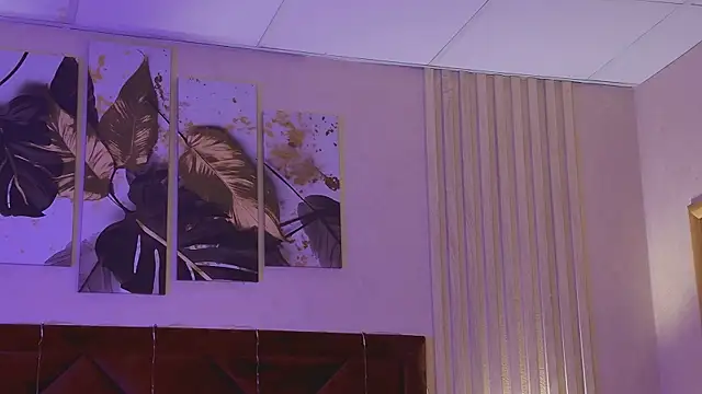 StacyHarland online show from December 19, 2025, 4:41 am