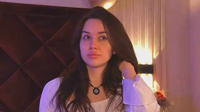 StacyHarland online show from April 18, 2026, 4:27 am