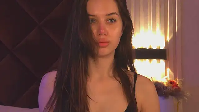 StacyHarland online show from April 19, 2026, 4:23 am