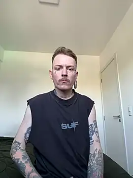 Snapshot of CrisBohn chatting on March 21, 2025, 7:24 pm CrisBohn online show from March 21, 2025, 7:24 pm