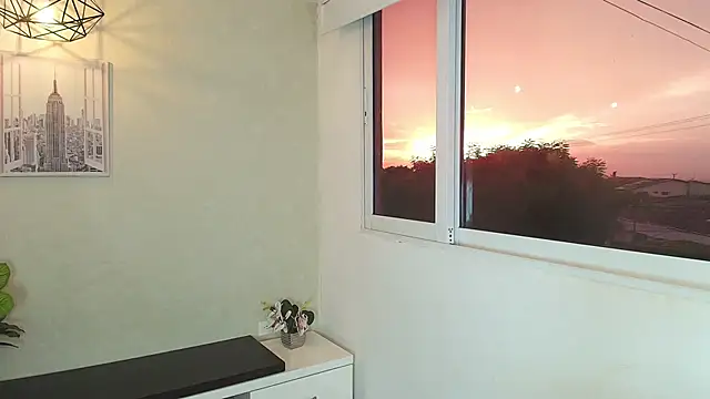  Victoria Collins online show from October 2, 2025, 10:55 am