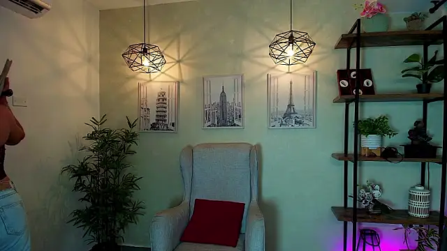  Victoria Collins online show from February 4, 2026, 11:16 am