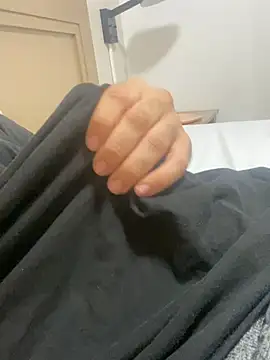 yourinternetboyfriend online show from January 16, 2026, 3:43 am