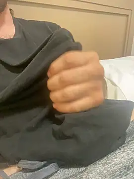 yourinternetboyfriend online show from January 17, 2026, 8:30 am