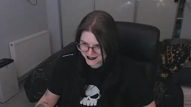 GothSuccubusBabe online show from May 31, 2026, 10:11 pm