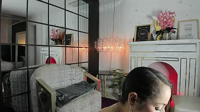 Snapshot of floraginette chatting on January 13, 2026, 11:10 pm floraginette online show from January 13, 2026, 11:10 pm