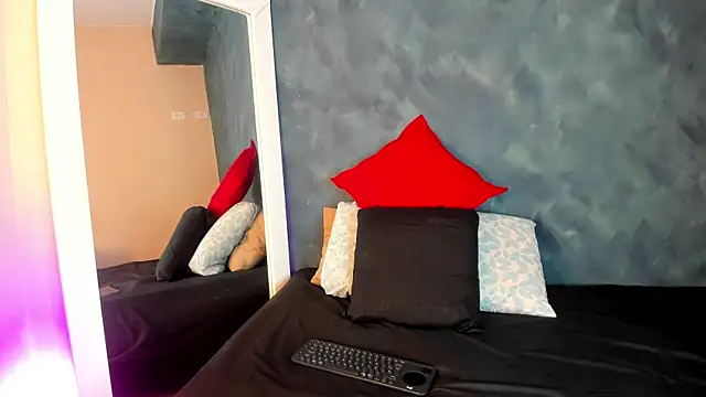 GingerMoon  online show from November 7, 2025, 7:03 pm