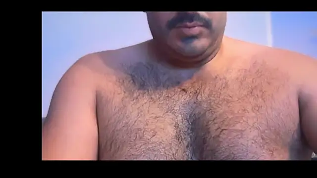 Snapshot of CloudyMuscleBeefy chatting on September 10, 2025, 2:11 am CloudyMuscleBeefy online show from September 10, 2025, 2:11 am