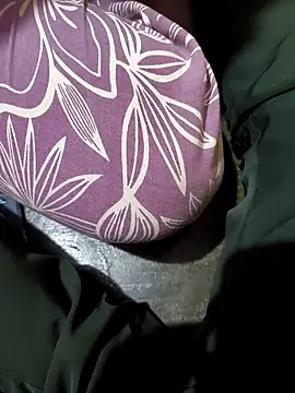 sex yboy00 online show from October 29, 2025, 5:25 pm