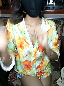 Isha Sax online show from September 26, 2025, 8:02 pm