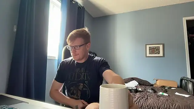 lustylyndon online show from July 8, 2026, 5:06 pm