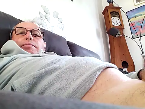 Vince072 online show from September 25, 2025, 9:24 am