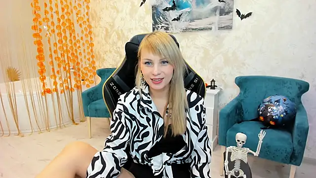 LindaSandy 1 online show from October 26, 2025, 9:15 am