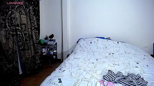 Violet Bosh online show from September 29, 2025, 3:33 am