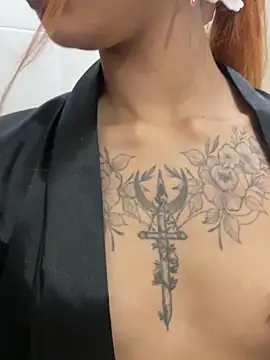 AnnahiBaker online show from October 13, 2025, 7:14 pm