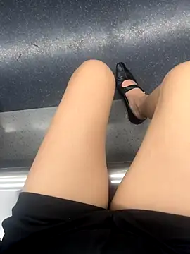 xiaoyuan01 online show from October 4, 2025, 8:12 am