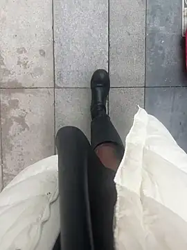 xiaoyuan01 online show from March 10, 2026, 1:32 am