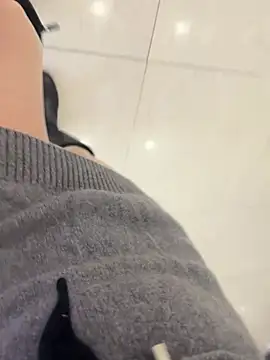 xiaoyuan01 online show from April 17, 2026, 3:09 am