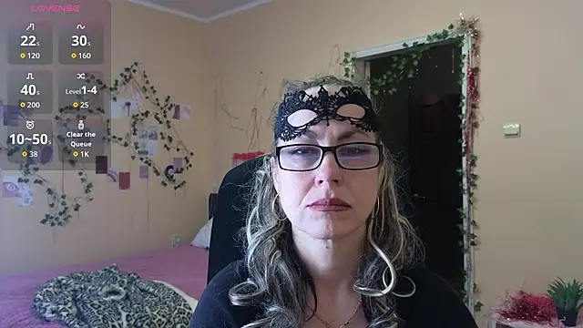 Snapshot of Ronda_Roni chatting on January 15, 2026, 5:56 am Ronda Roni online show from January 15, 2026, 5:56 am