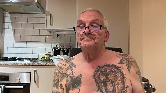 poggles online show from September 18, 2025, 7:49 pm