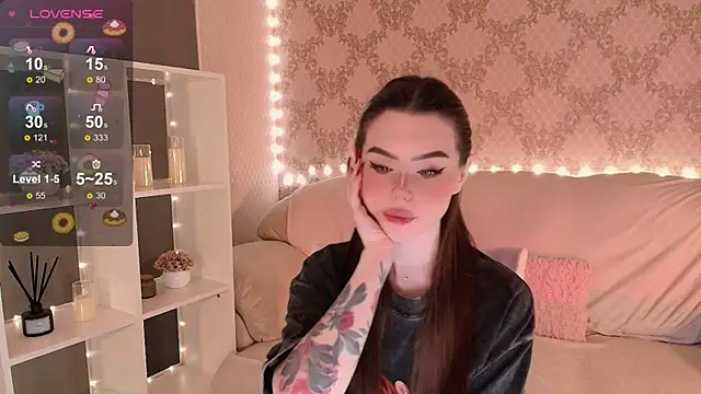 HolyMiax online show from April 18, 2026, 3:32 am