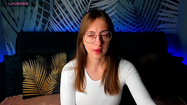 ChristyCrayme online show from September 8, 2025, 10:09 pm