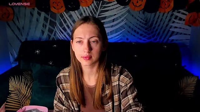 ChristyCrayme online show from October 21, 2025, 10:10 pm