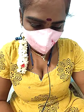 Snapshot of Tamil_riyalini12 chatting on October 16, 2025, 1:56 pm Tamil riyalini12 online show from October 16, 2025, 1:56 pm