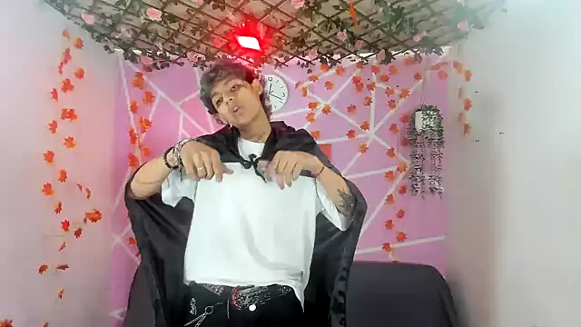 Snapshot of Bastian_boyshot77 chatting on October 23, 2025, 2:38 pm Bastian boyshot77 online show from October 23, 2025, 2:38 pm