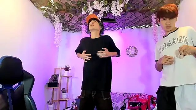 Snapshot of Bastian_boyshot77 chatting on January 15, 2026, 2:43 pm Bastian boyshot77 online show from January 15, 2026, 2:43 pm