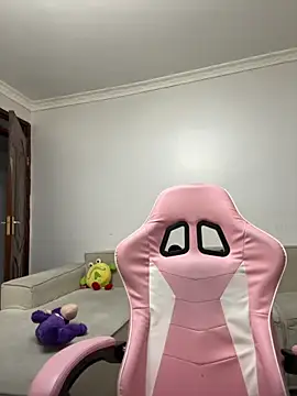 Lil-shawrie online show from September 17, 2025, 6:31 pm