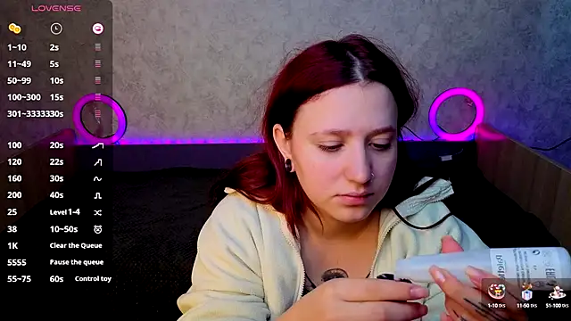 Snapshot of Mini_Lady1 chatting on October 4, 2025, 9:29 am Mini Lady1 online show from October 4, 2025, 9:29 am
