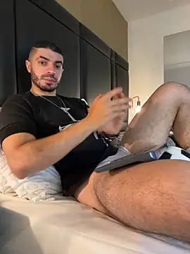Snapshot of AxelThompson_ chatting on September 13, 2025, 11:10 am AxelThompson online show from September 13, 2025, 11:10 am
