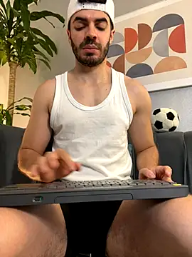 AxelThompson  online show from November 27, 2025, 11:45 am