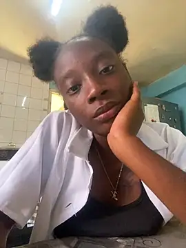 Snapshot of GeileErica chatting on November 4, 2025, 7:24 pm GeileErica online show from November 4, 2025, 7:24 pm