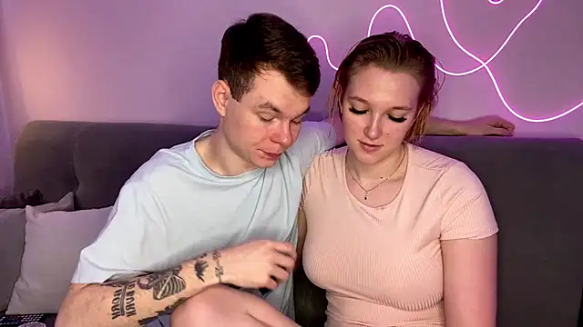 julielourens online show from October 3, 2025, 8:11 am